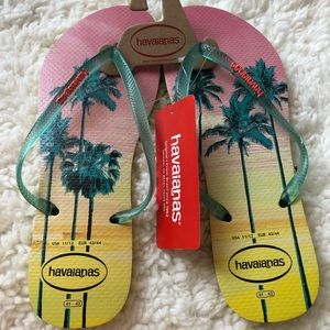 NWT Havaianas Slippers flip flops US Size 11/12